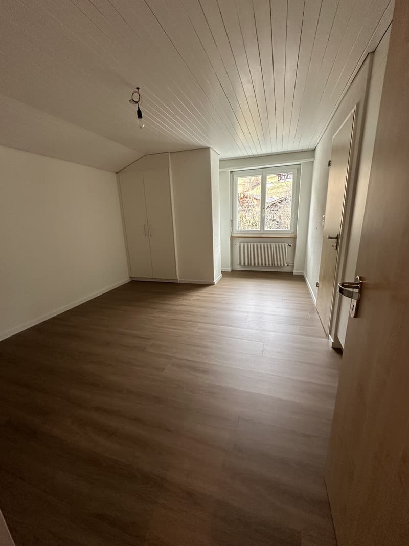 Nachmieter für 4,5-Zimmer-Dachgeschosswohnung in Grindelwald gesucht! (11)