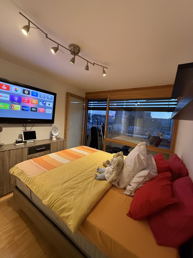 Habitation avec toilettes complète et balcon (1)