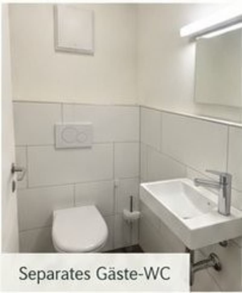 Umfassend sanierte 2.5-Zimmer-Wohnung mit grossem Balkon an ruhiger Lage in Bottmingen (2)