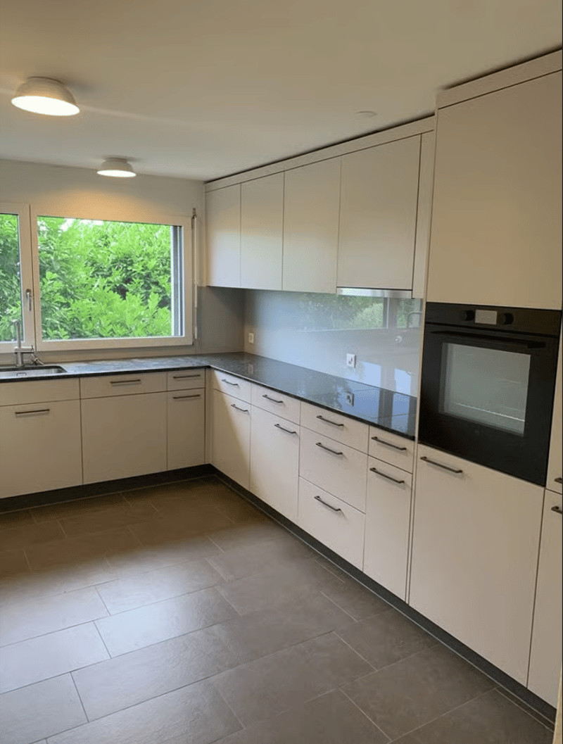 Umfassend sanierte 2.5-Zimmer-Wohnung mit grossem Balkon an ruhiger Lage in Bottmingen (10)