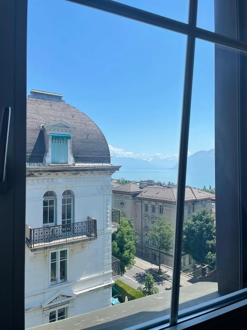 Stunning Room in an Amazing Penthouse with Breathtaking Lake Views (2)
