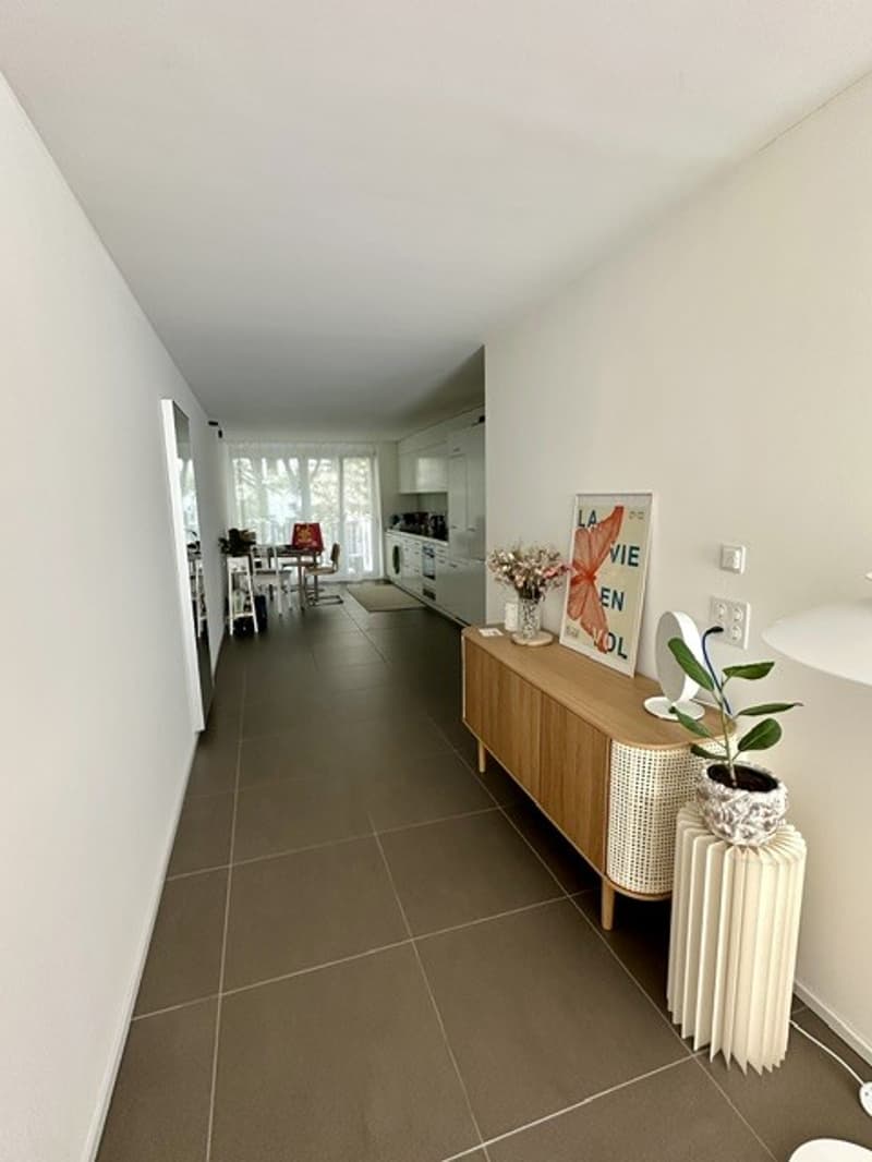 Möblierte 2.5-Zimmer-Wohnung im Seefeld zur befristeten Untermiete (3)