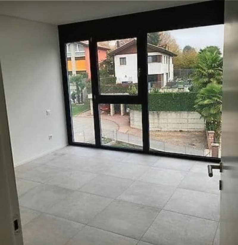 CERCASI SUBENTRANTE  Spazioso e moderno 4.5 locali con terrazza coperta  Serocca d'Agno (6)