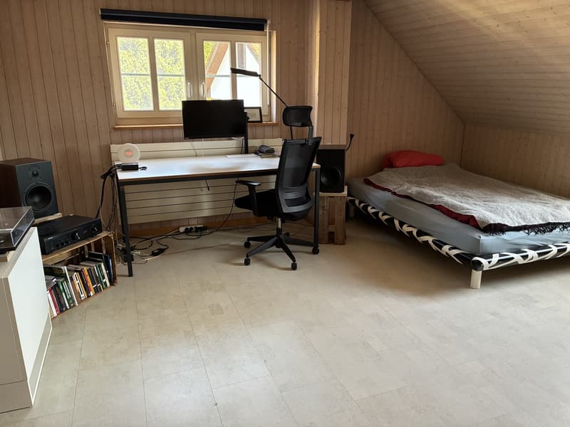 Grosses WG Zimmer in ruhiger Lage (1)