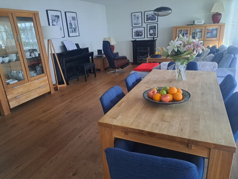 Moderne, teilmöblierte 4.5-Zimmer-Wohnung in Birmensdorf ZH zur befristeten Untermiete (1)