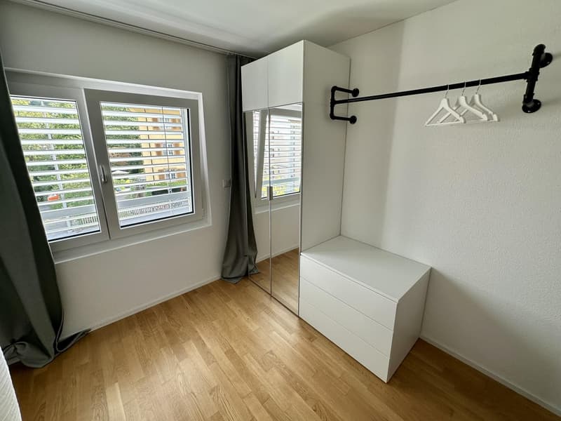 Helle, modern möblierte 2.5-Zimmer-Wohnung mit Balkon & Parkplatz 5 Min. zu Fuss zum LUKS (9)