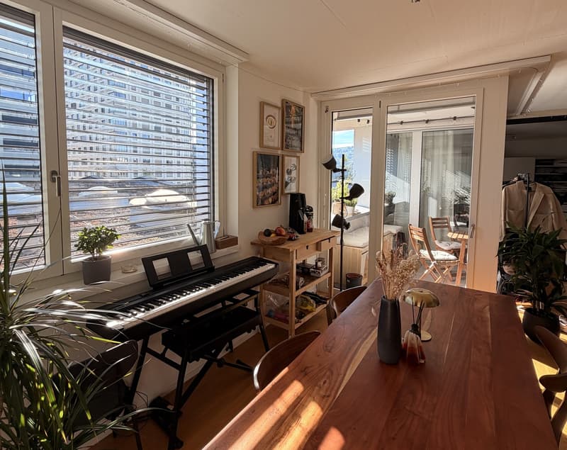 Bright Room in Beautiful Loft-Style Apartment (2)