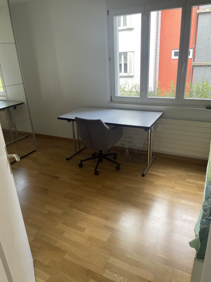Möbliertes Zimmer in Uni-Nähe, 4.5-Zimmer-Wohnung (Januar Mai/Juni) (3)