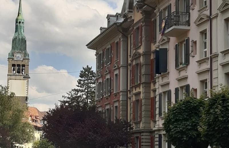 Schöne renovierte Altbauwohnung im Länggassquartier Bern (3)