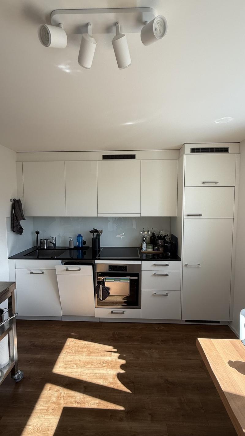 Moderne 2.5-Zimmer-Wohnung (57 m²) mit Balkon und ruhiger Lage, 10 Min. zu Oerlikon (3)