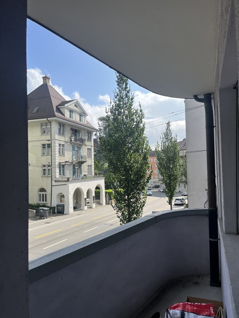 Schönes, helles WG-Zimmer mit Balkonzugang in Top Lage (5)