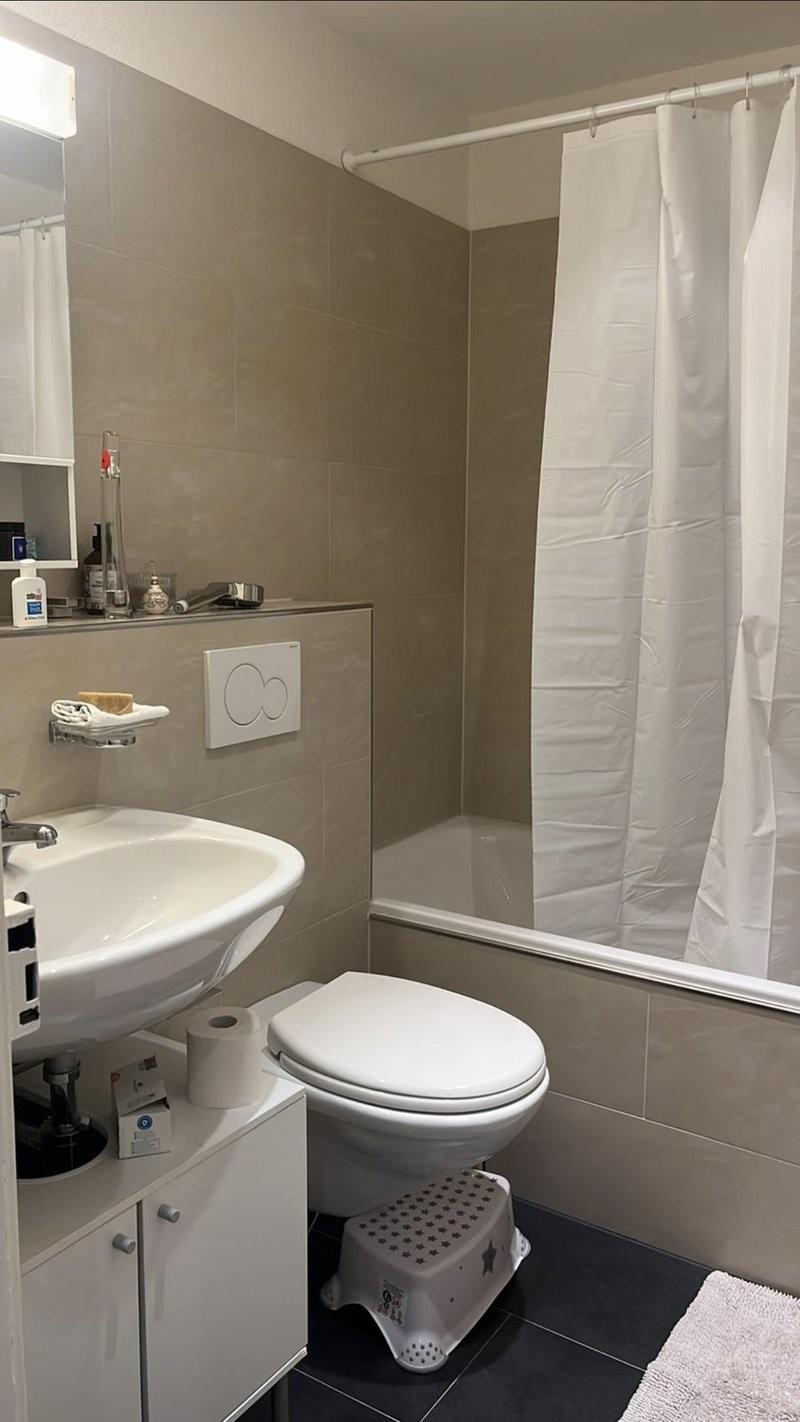Schönes, helles WG-Zimmer mit Balkonzugang in Top Lage (4)