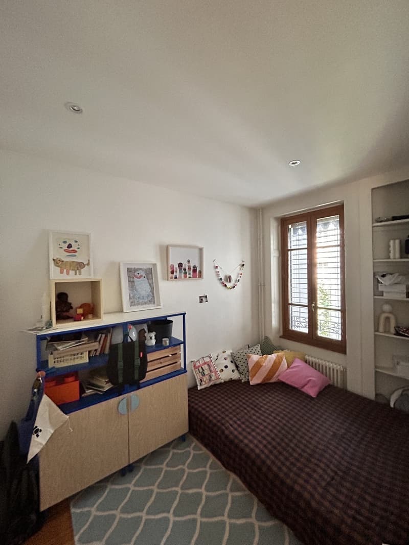 Beautiful and Bright 5-Room Apartment in the Heart of Carouge (6)