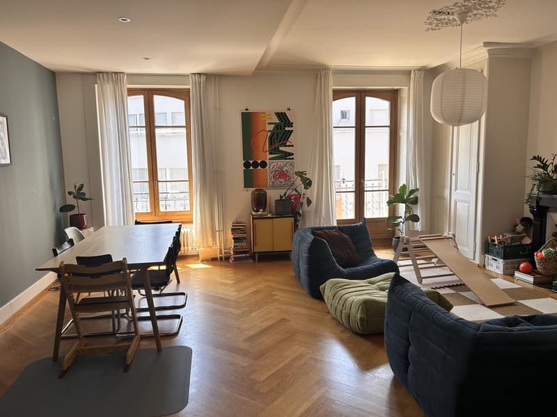 Beautiful and Bright 5-Room Apartment in the Heart of Carouge (1)