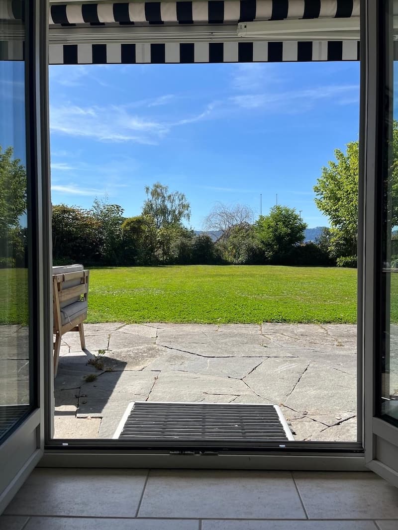 4-Zimmer-Wohnung im Grünen mit Garten in Küsnacht (2)