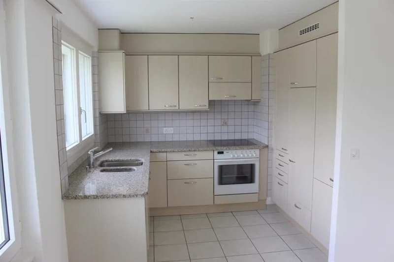 3.5-Zimmer-Wohnung mit Weitblick über das Gürbetal an ruhiger Lage (4)