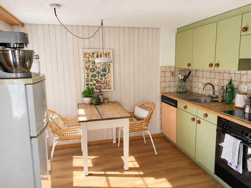 Helle Wohnung mit Chalet-Charme zur Untermiete (4)