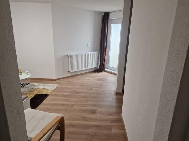 Studio 1.5 pièces à reprendre  Disponible dès que possible (6)