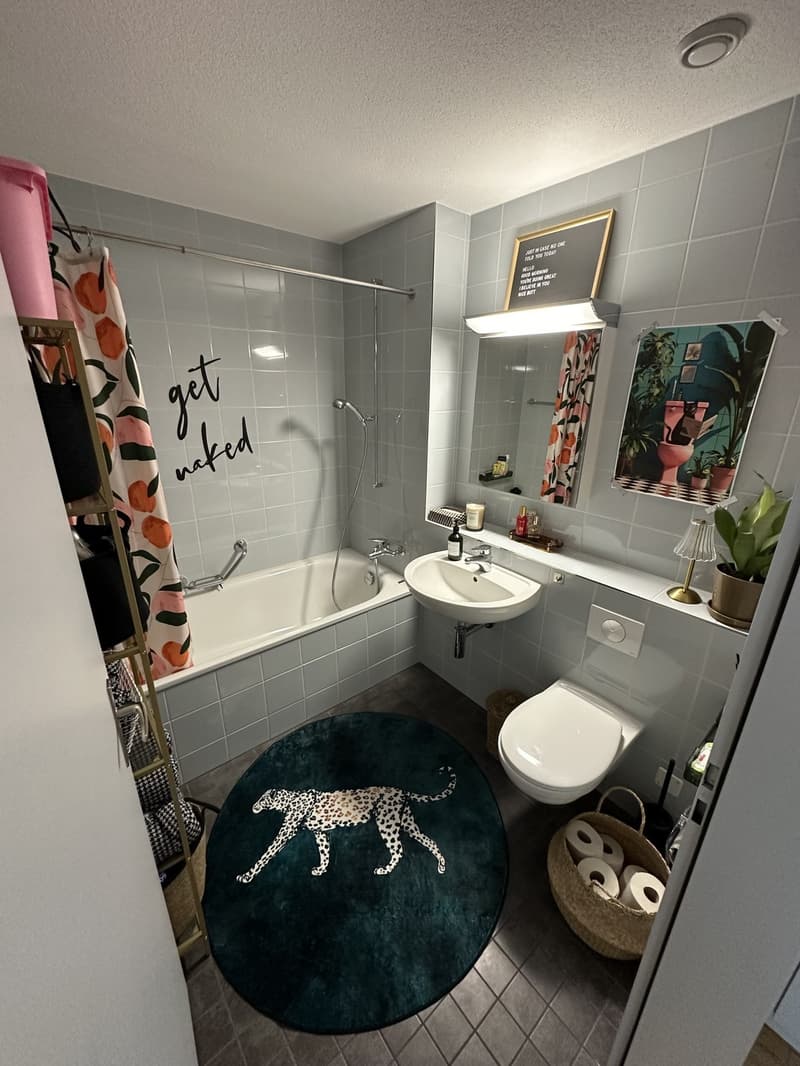 Bad mit Badewanne