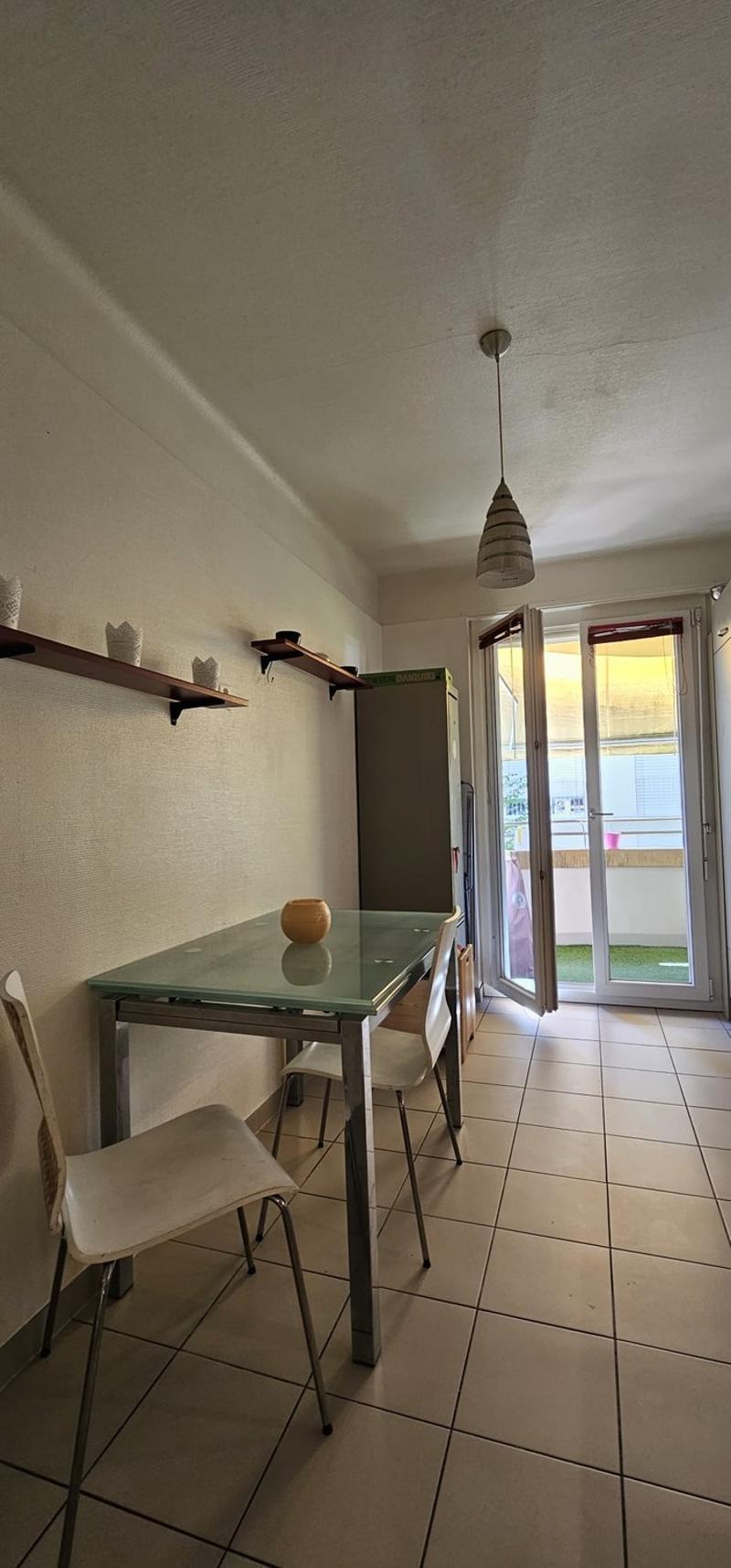 1,5 pièce meublé 45 m² Montchoisi Balcon Prêt à poser ses valises (5)