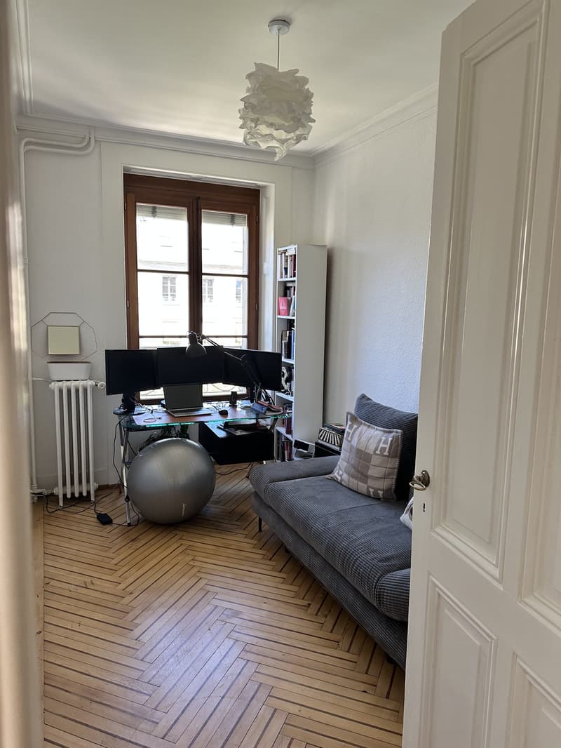 5 room stand (6)