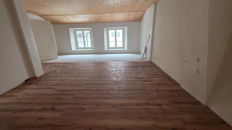 Grosszügige 3-Zimmer-Wohnung mit 110 m² Dürnten (ZH) (2)
