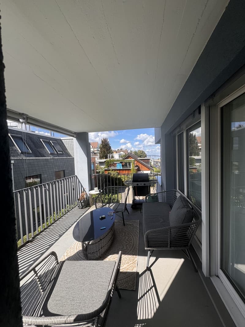 Möblierte 3.5-Zimmer-Wohnung mit Seesicht in Thalwil (11)