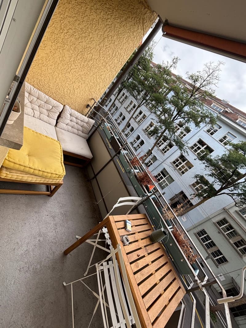 Helle 2,5-Zimmer-Wohnung mit sonnigem Balkon in der Länggasse (13)