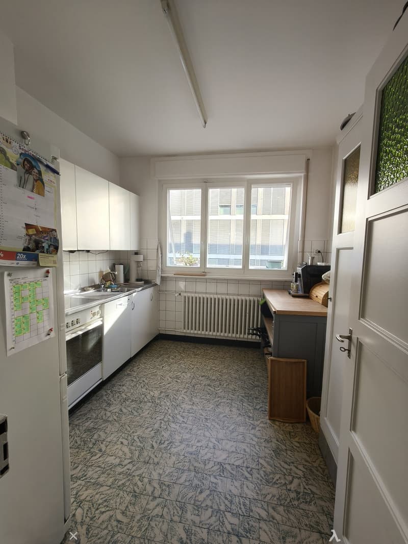 Helle, ruhige und zentrale 3.5-Zimmer Wohnung mit Veranda (6)