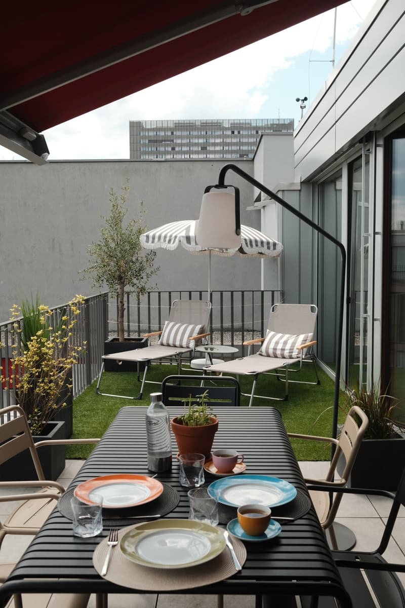 Modern & spacious 3.5 room apartment in the heart of 8005! (10)