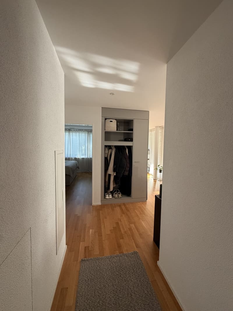 Helle 2.5-Zimmer Wohnung (6)