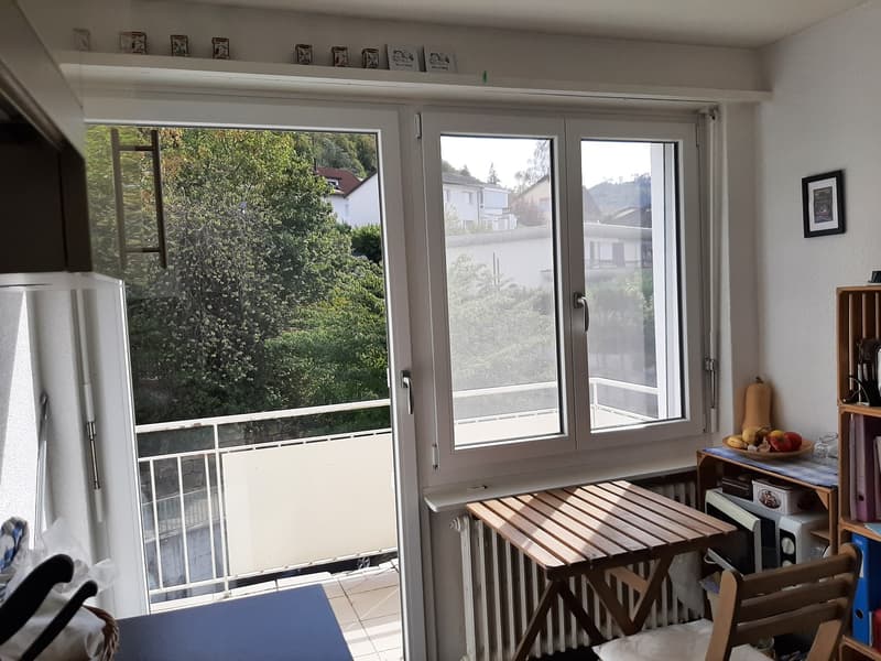 Preiswerte helle und moderne 3-Zimmerwohnung mit Balkon weiterzugeben (2)