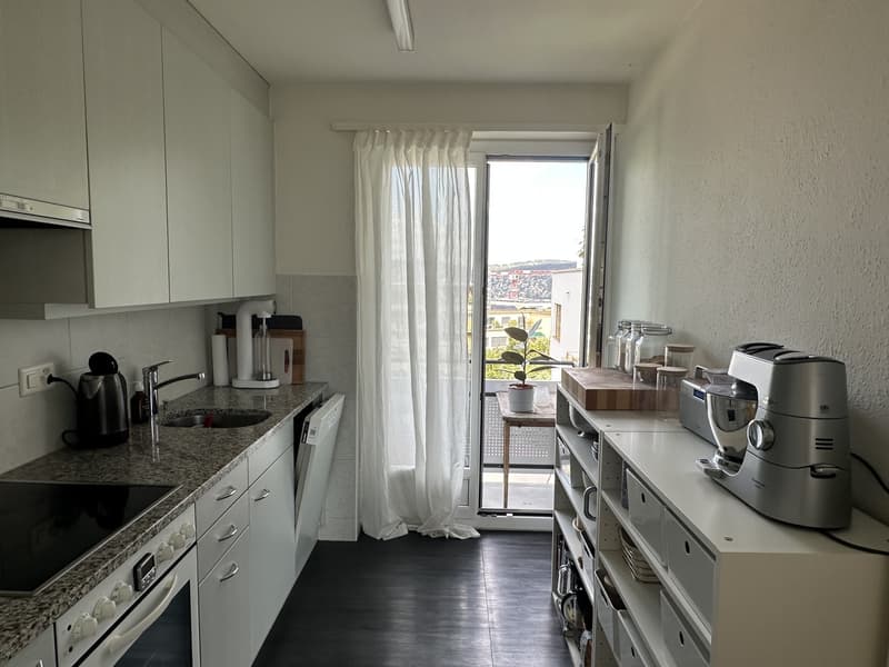 Möblierte & Befristete 4.5-Zimmer-Wohnung, 90 m2, 2. OG (5)
