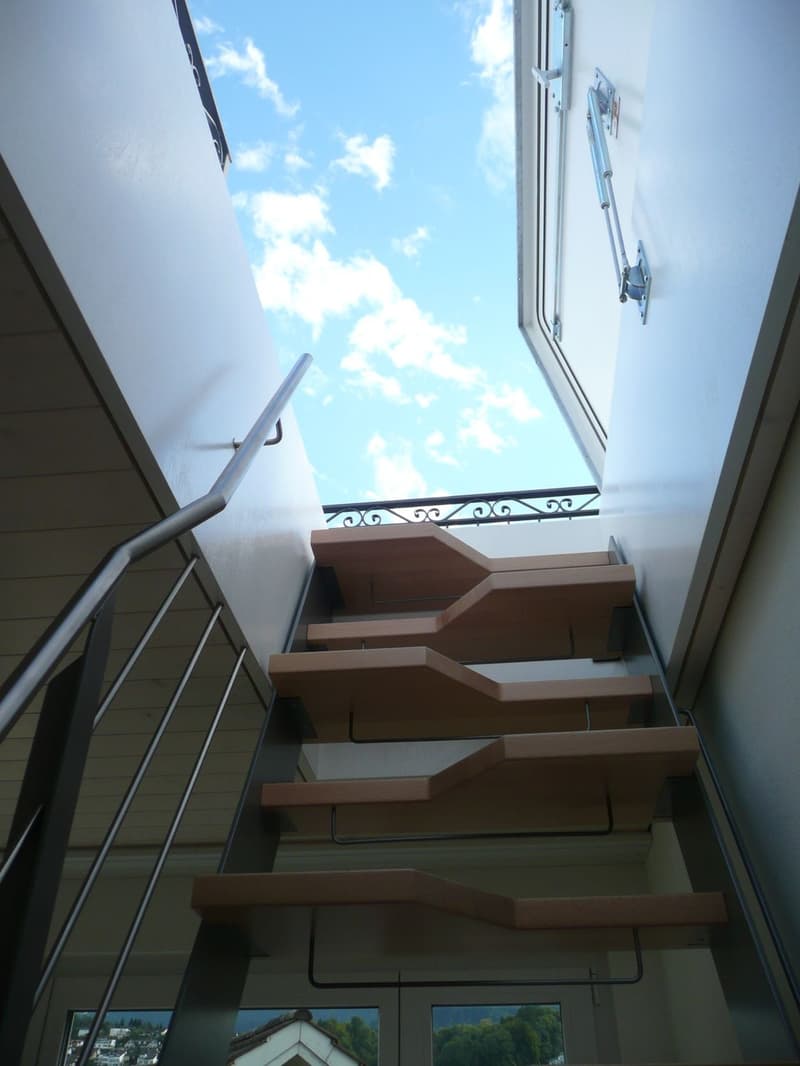 3 1/2-Zimmer-Wohnung mit eigener Dachterrasse und Seesicht (10)