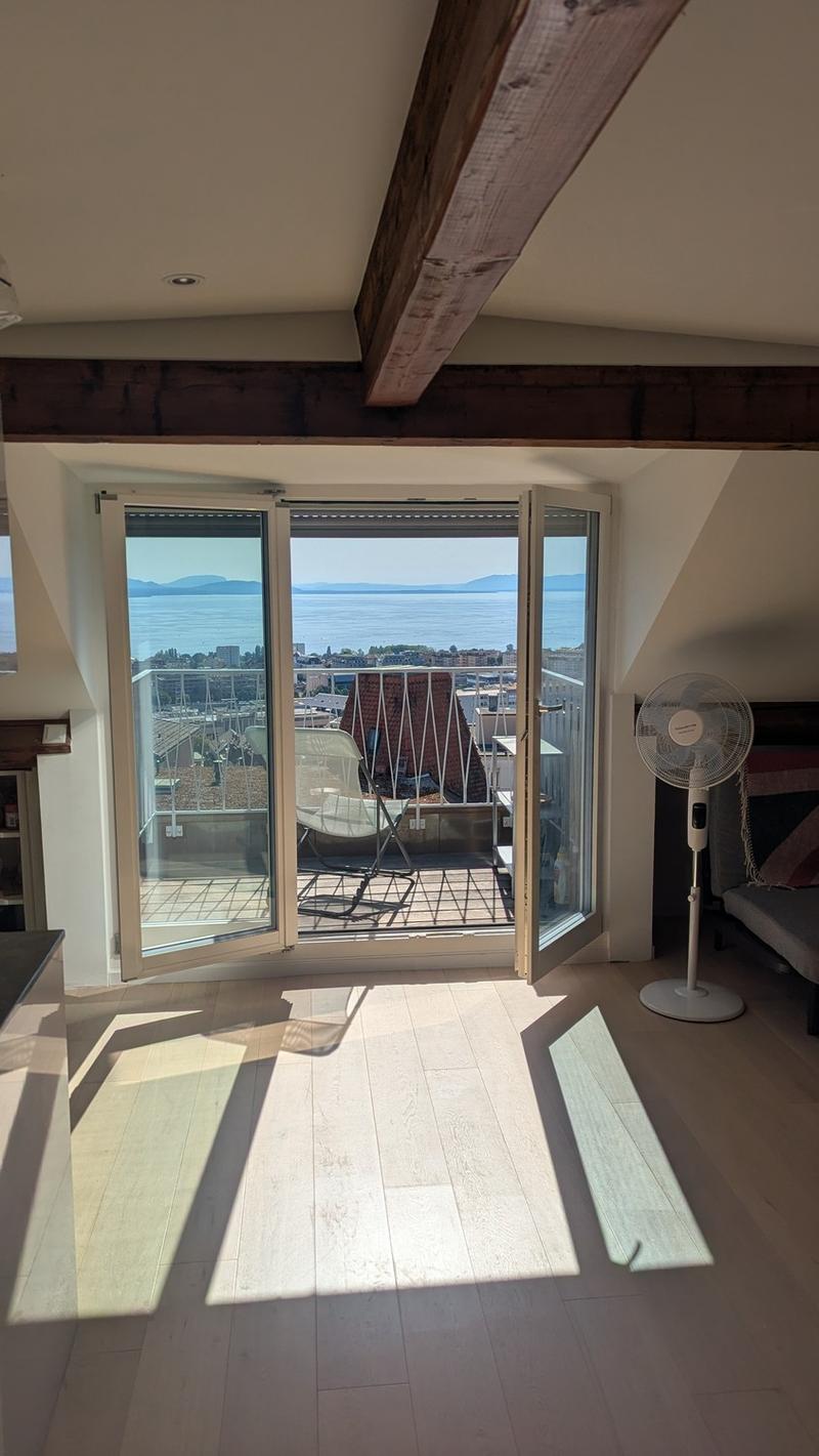 Charming 1.5-Room Apartment with Balcony and Scenic View in Lausanne (1)