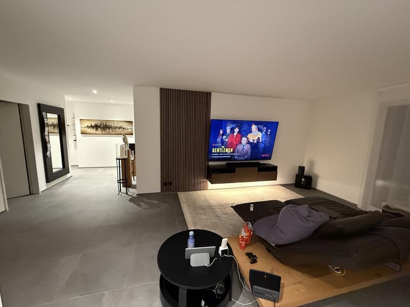 Exklusive 4.5-Zimmer-Wohnung im Eigentumsstandard mit grosser Terrasse (3)