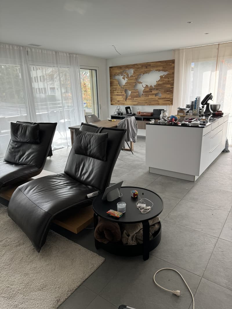 Exklusive 4.5-Zimmer-Wohnung im Eigentumsstandard mit grosser Terrasse (1)