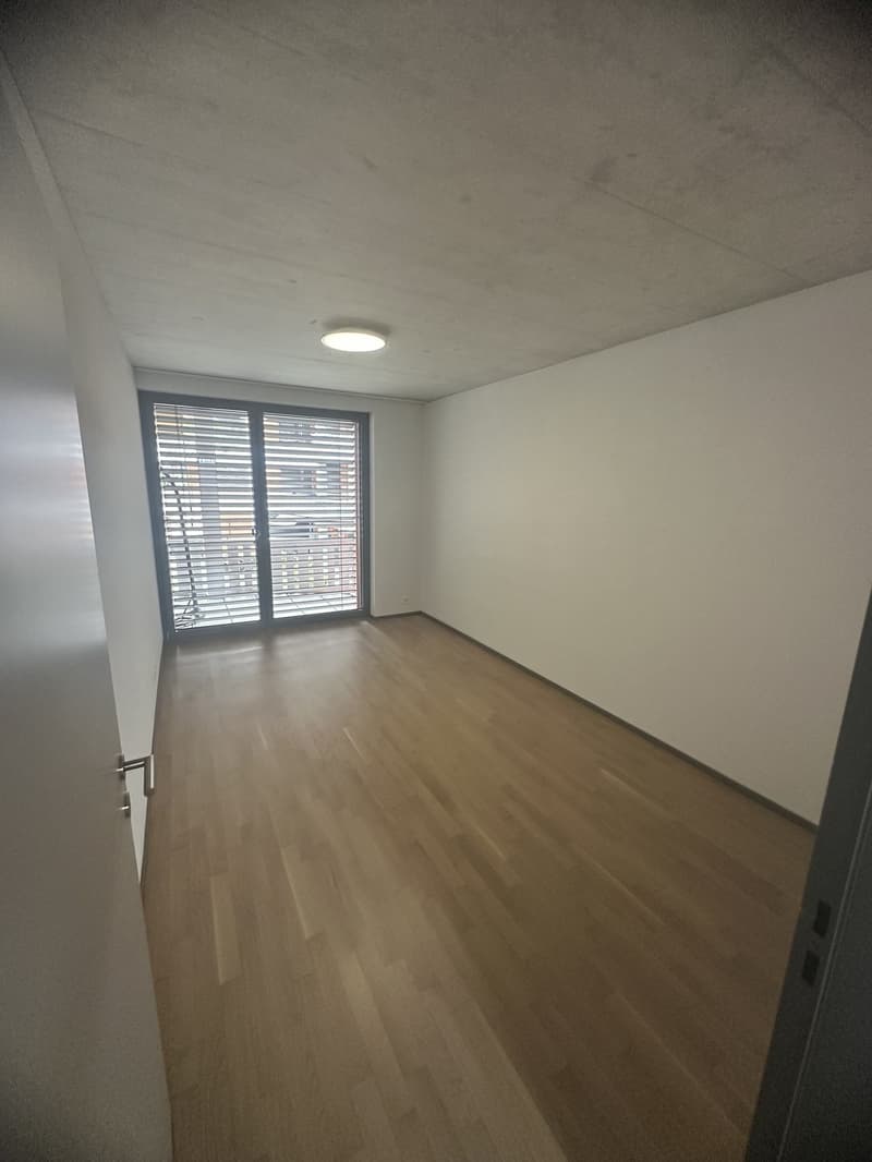 1 Zimmer in moderner WG  4 Min. von Bahnhof Stettbach (2)