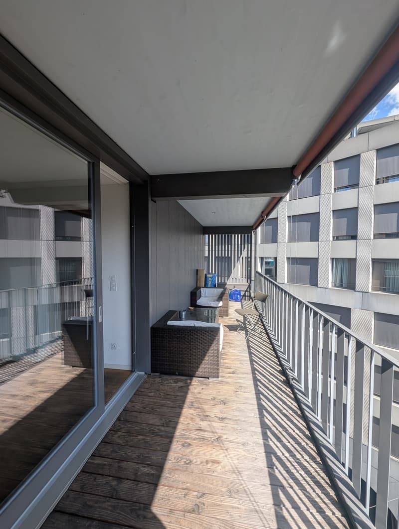 Furnished Room in a Modern, Friendly Flat with Young Professionals (7)