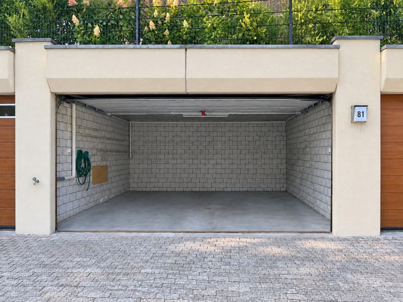 5.5 Room Penthouse in Central Pfäffikon with Lake View (9)