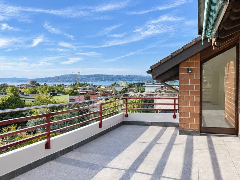 5.5 Room Penthouse in Central Pfäffikon with Lake View (2)