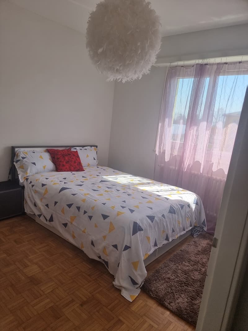 Chambre meublée à louer (12)