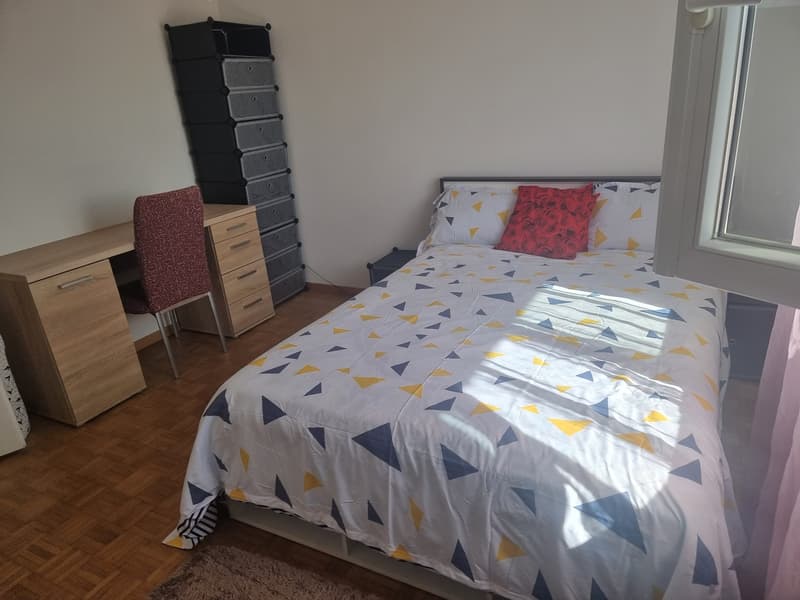 Chambre meublée à louer (9)