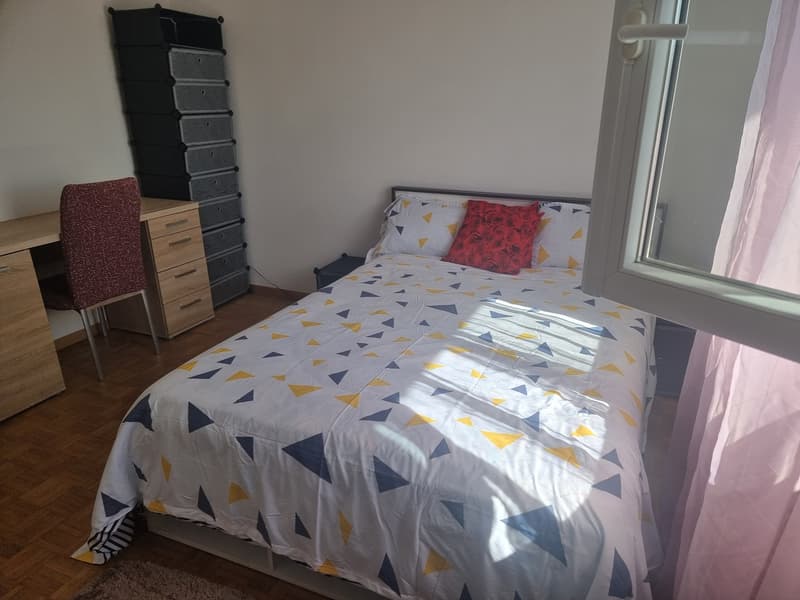 Chambre meublée à louer (10)
