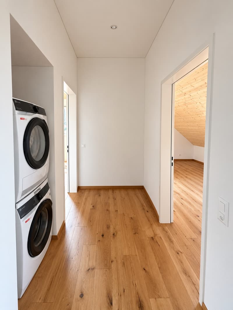 Moderne 3.5-Zimmer Maisonette-Dachwohnung in Höri (11)