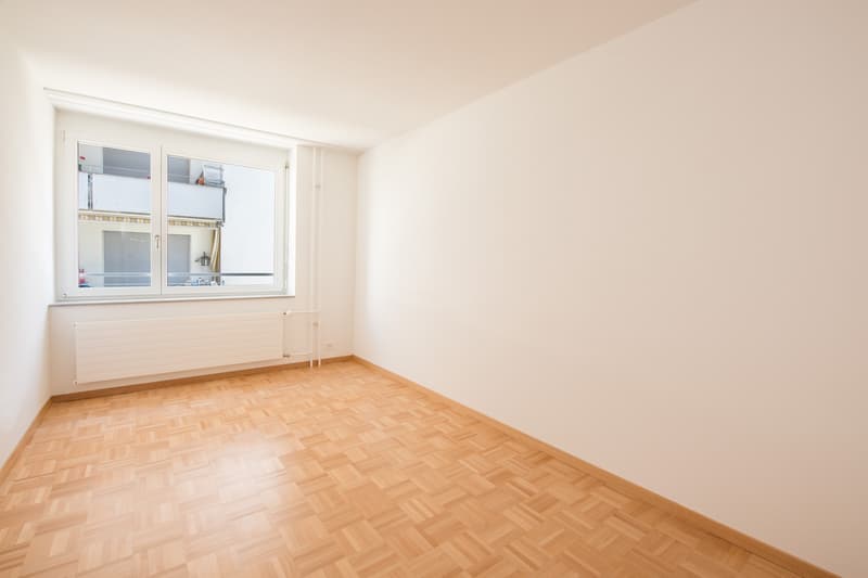 Zentrale 4-Zimmer Wohnung + Garagenplatz (6)