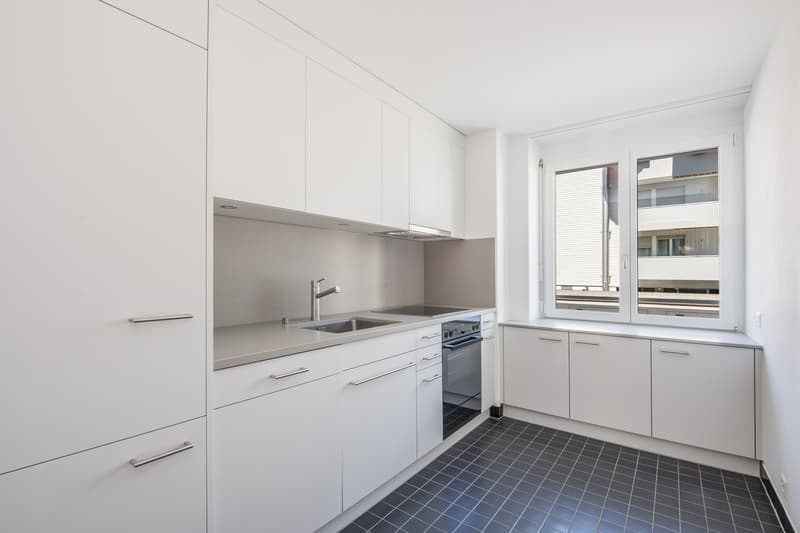 Zentrale 4-Zimmer Wohnung + Garagenplatz (3)