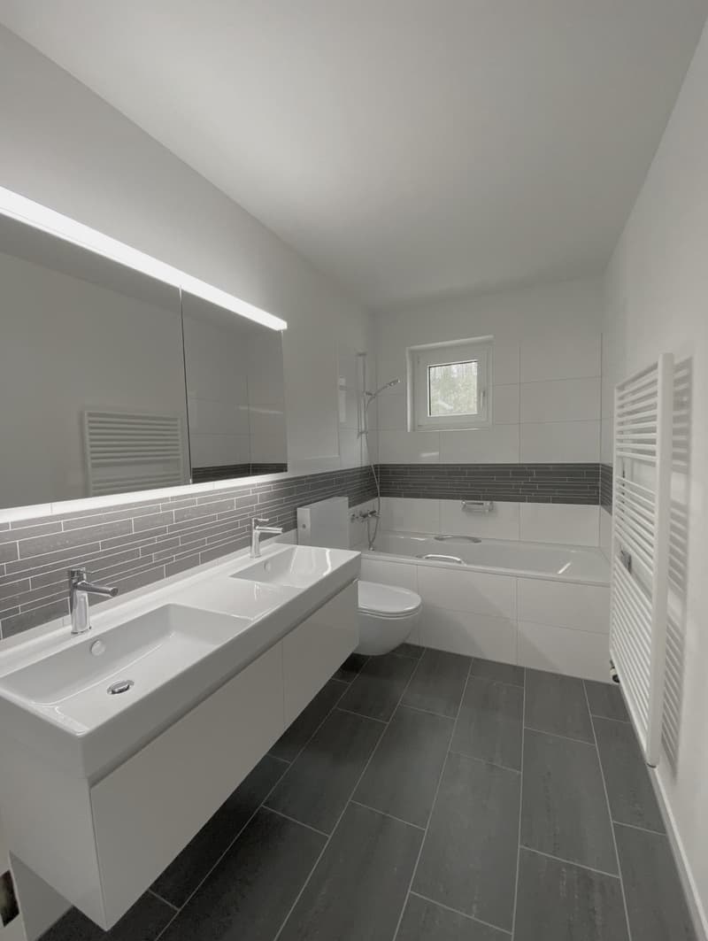 Helle 4.5-Zimmer-Wohnung mit Balkon in Langnau am Albis (10)