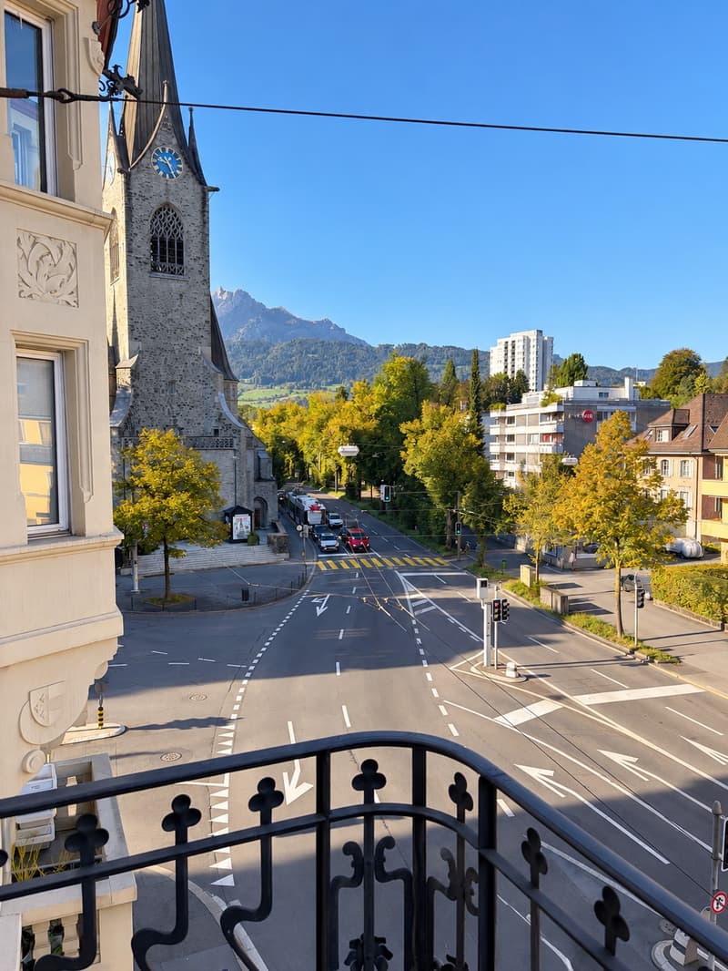 4.5-Zimmer-Altbauwohnung am Paulusplatz mit 3 Balkonen & Pilatusblick (11)