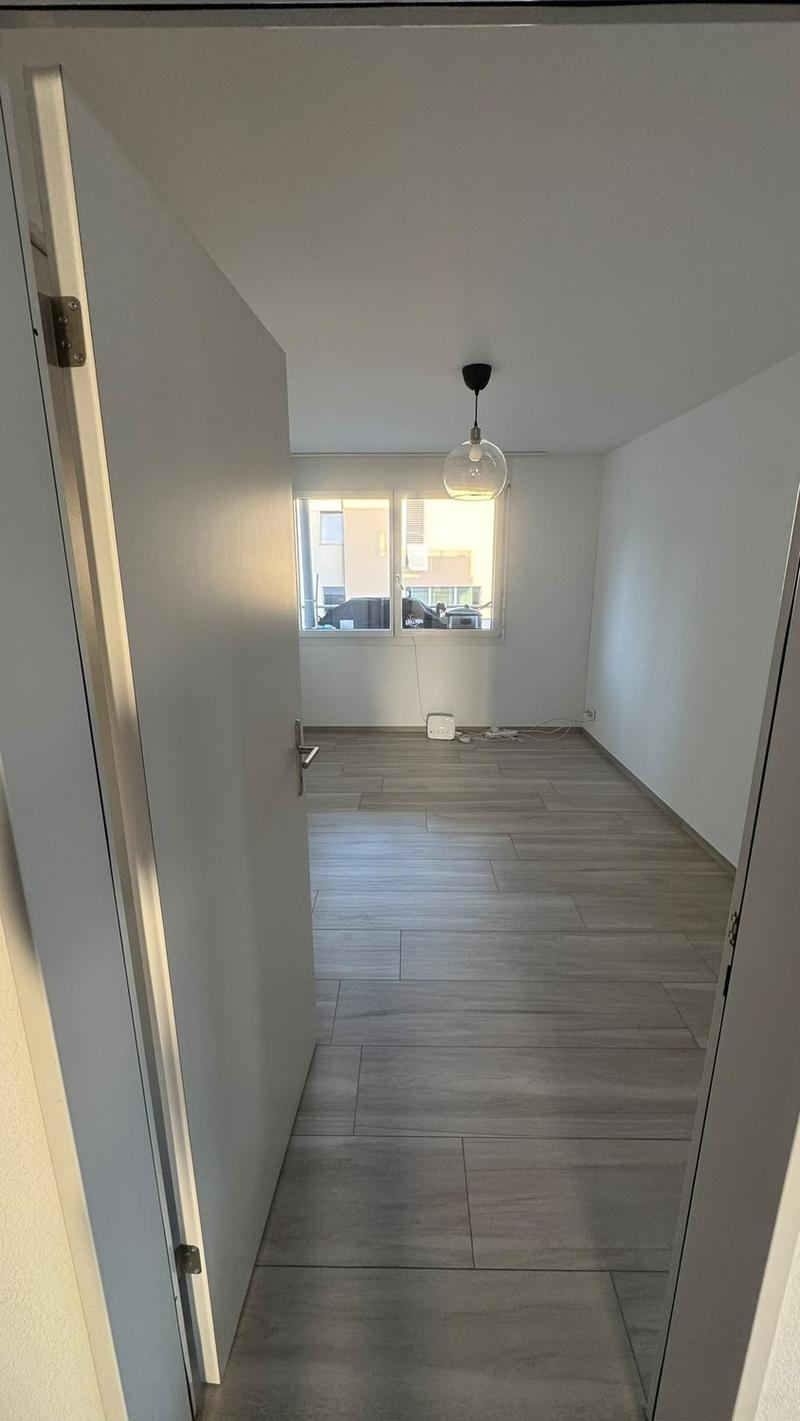 Spacious 24 m² Room in a Shared Premium 137 m² Apartment Dagmersellen (4)